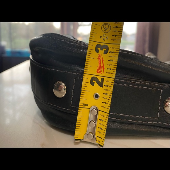 Gorgeous Coach shoulder/crossbody. Brown scarf not included. - Picture 11 of 11